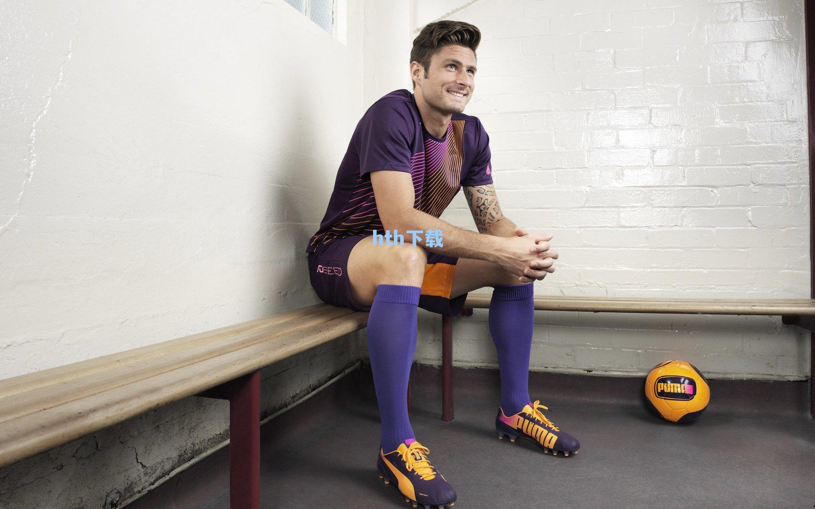 世预赛破门创历史，维拉铁卫孔萨斩获英格兰队生涯首球