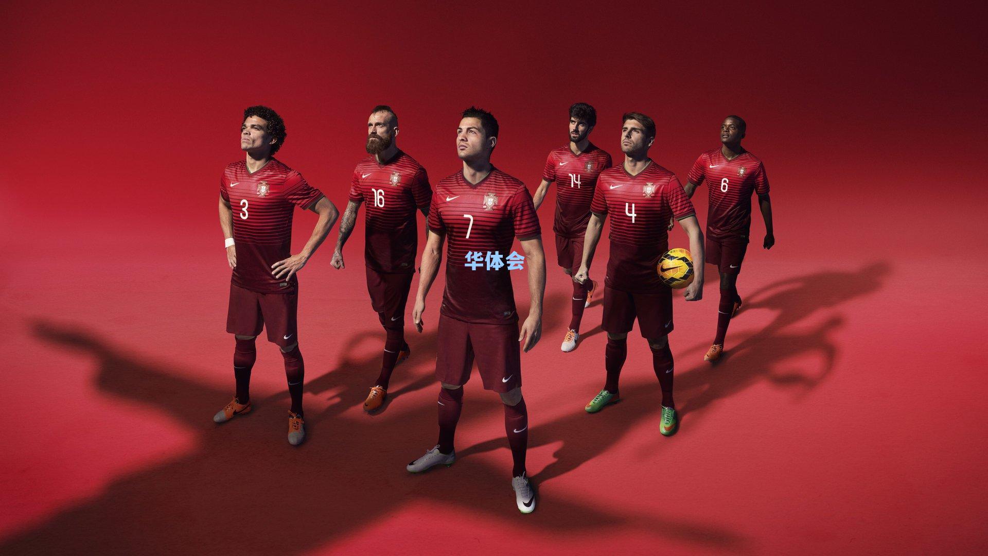 世体独家，莱万点亮帝国大厦致敬祖国，波兰独立日闪耀纽约夜空