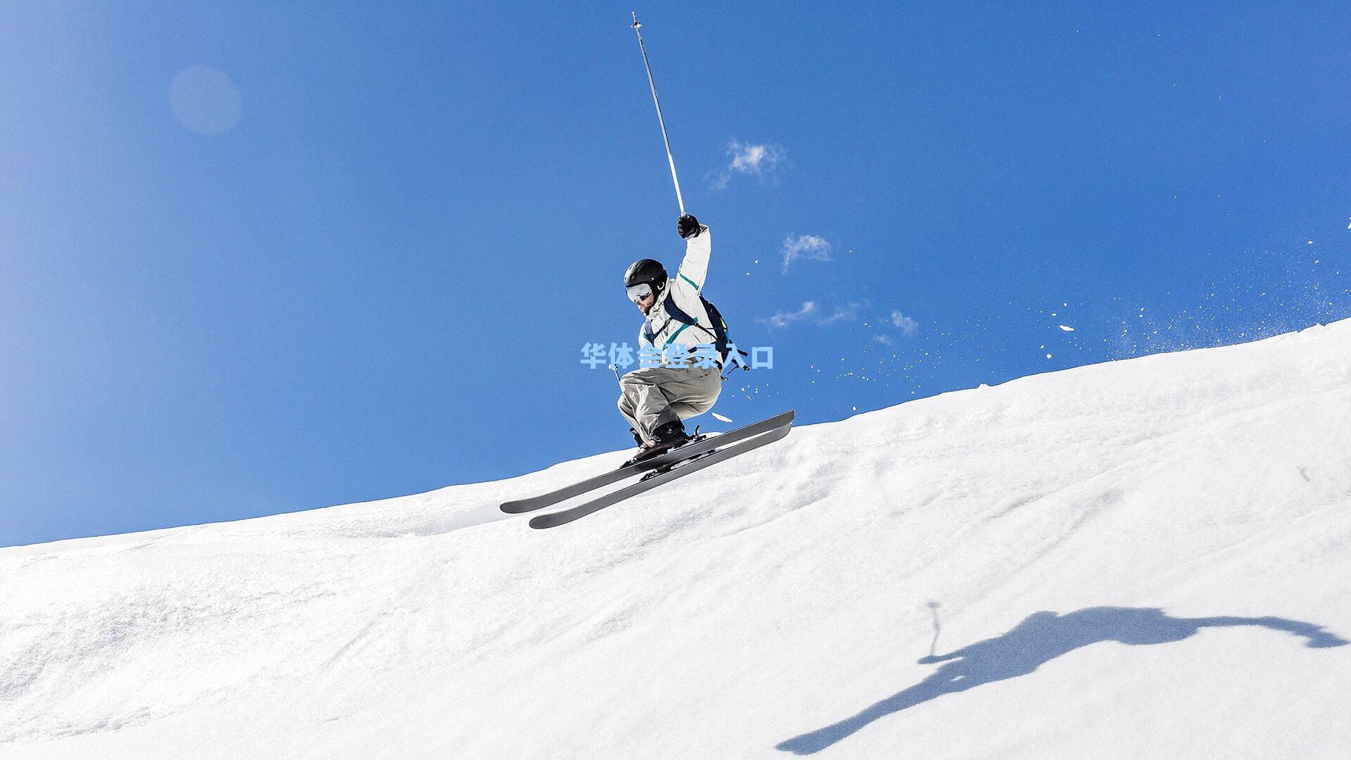 当抽象艺术入侵绿茵场，特朗普分享AI生成踢球视频，称虚拟C罗智慧且酷炫引发体坛科技思辨
